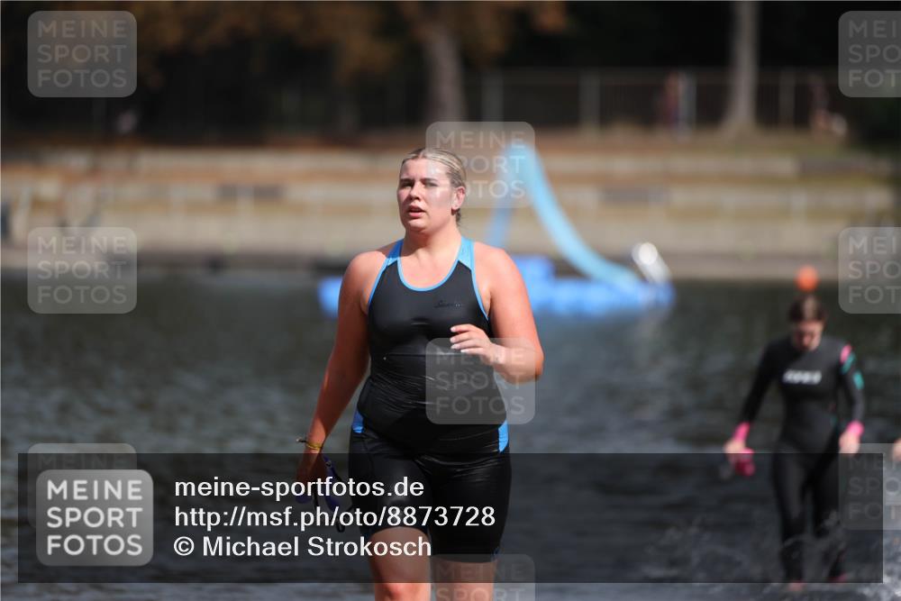 14.09.2025 - Stadtparktriathlon Michael Strokosch http://msf.ph/oto/8873728 14.09.2025 12:15:25 Schwimmen 1228, 1241, 1278, 1285 meine-sportfotos.de