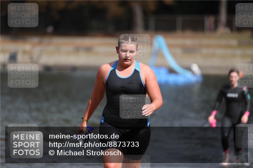 14.09.2025 - Stadtparktriathlon Michael Strokosch http://msf.ph/oto/8873733 14.09.2025 12:15:25 Schwimmen 1228, 1241, 1278, 1285 meine-sportfotos.de
