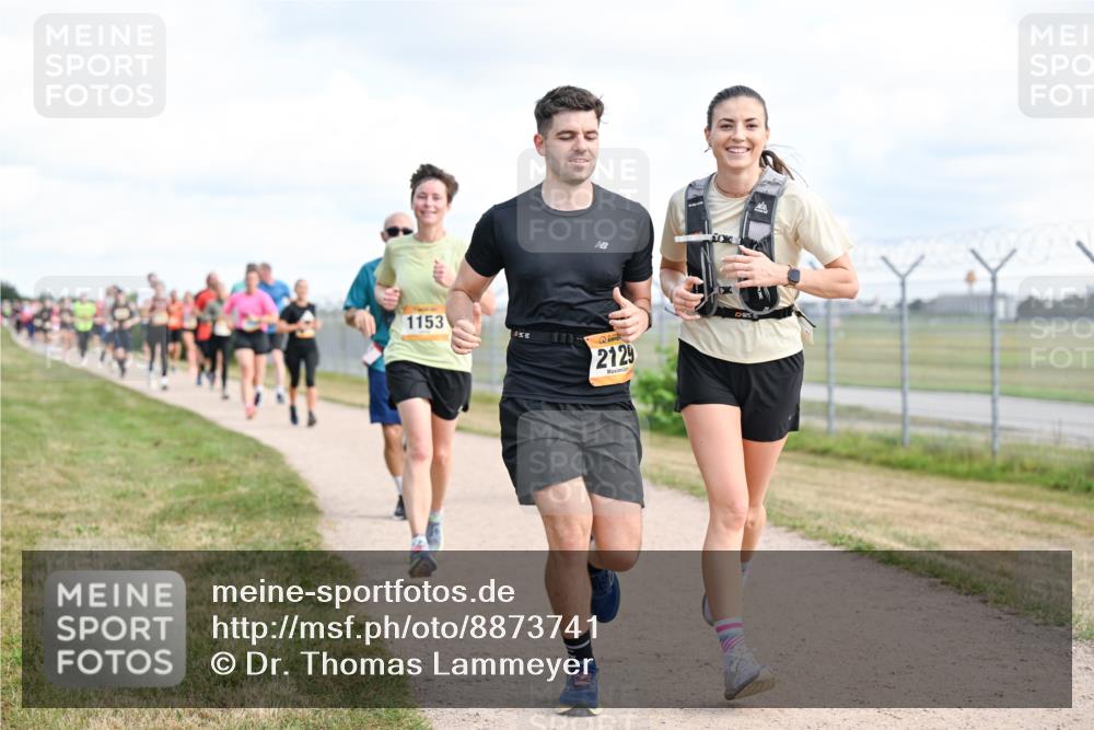 14.09.2025 - Airport Race Dr. Thomas Lammeyer http://msf.ph/oto/8873741 14.09.2025 12:18:28 Laufen 1153, 2129, 2 meine-sportfotos.de