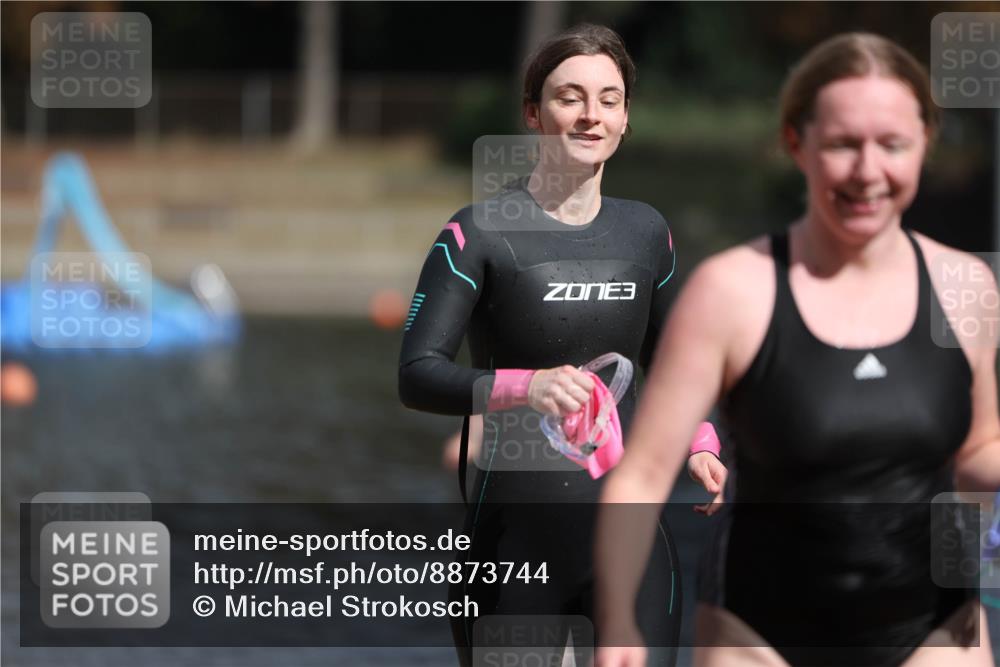 14.09.2025 - Stadtparktriathlon Michael Strokosch http://msf.ph/oto/8873744 14.09.2025 12:15:31 Schwimmen 1228, 1241, 1278, 1285 meine-sportfotos.de