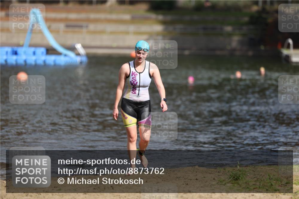 14.09.2025 - Stadtparktriathlon Michael Strokosch http://msf.ph/oto/8873762 14.09.2025 12:16:09 Schwimmen 1300 meine-sportfotos.de