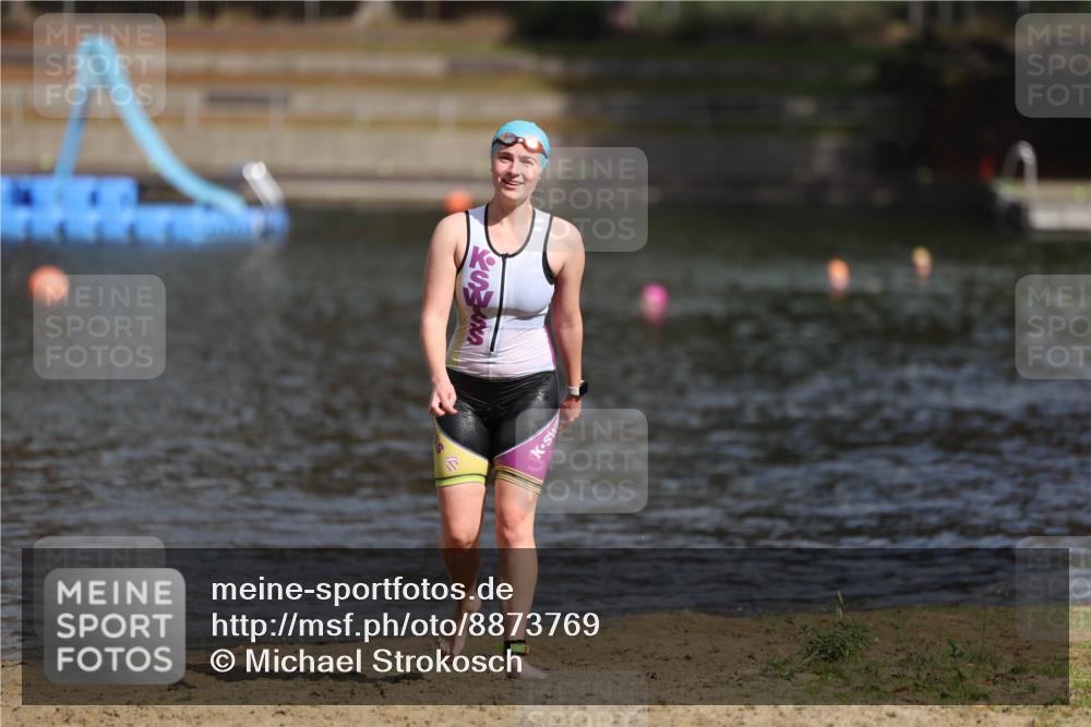 14.09.2025 - Stadtparktriathlon Michael Strokosch http://msf.ph/oto/8873769 14.09.2025 12:16:10 Schwimmen 1300 meine-sportfotos.de