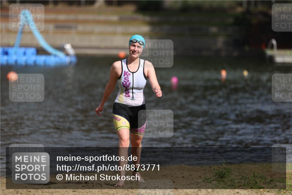 14.09.2025 - Stadtparktriathlon Michael Strokosch http://msf.ph/oto/8873771 14.09.2025 12:16:11 Schwimmen 1300 meine-sportfotos.de