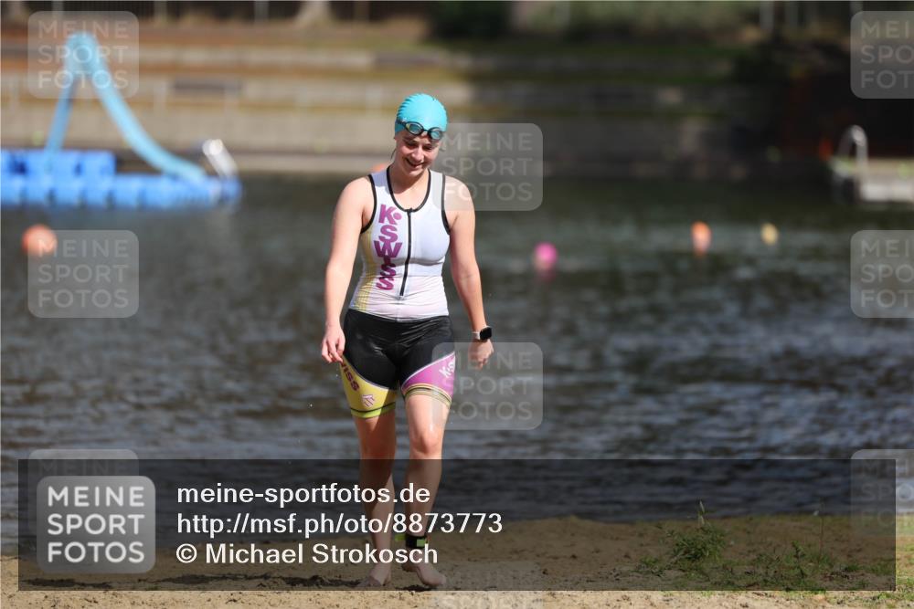 14.09.2025 - Stadtparktriathlon Michael Strokosch http://msf.ph/oto/8873773 14.09.2025 12:16:11 Schwimmen 1300 meine-sportfotos.de
