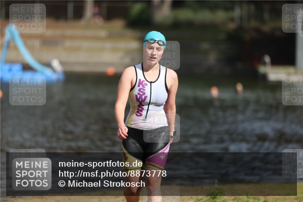 14.09.2025 - Stadtparktriathlon Michael Strokosch http://msf.ph/oto/8873778 14.09.2025 12:16:13 Schwimmen 1300 meine-sportfotos.de
