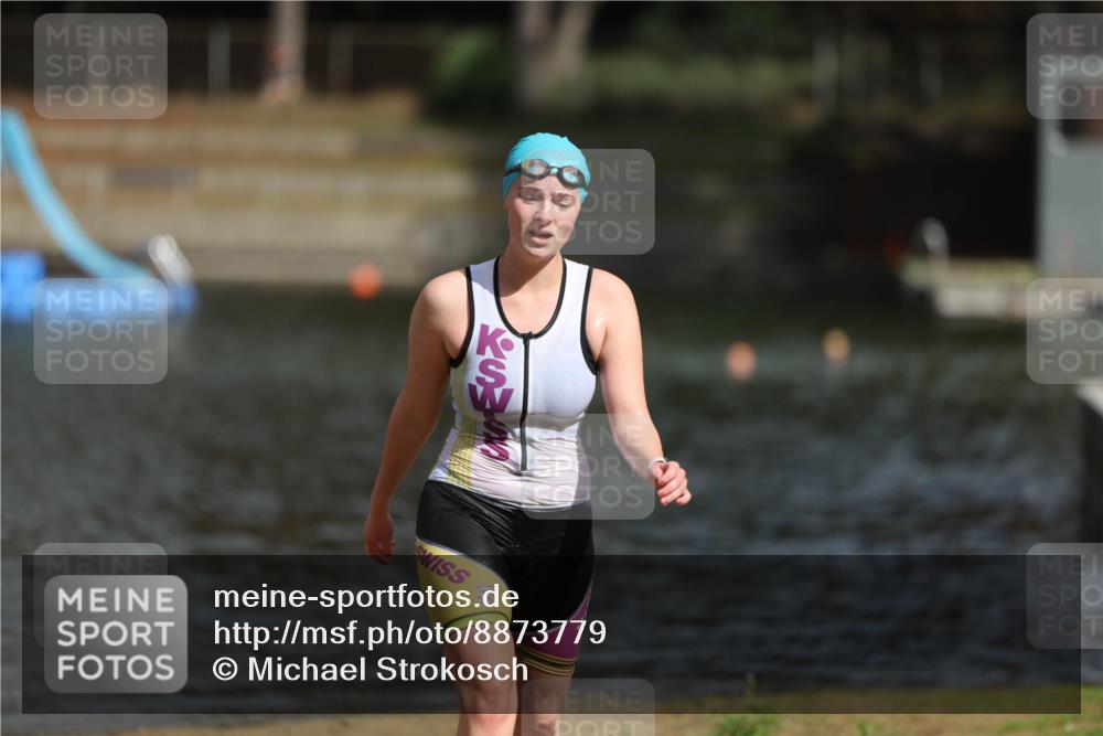 14.09.2025 - Stadtparktriathlon Michael Strokosch http://msf.ph/oto/8873779 14.09.2025 12:16:13 Schwimmen 1300 meine-sportfotos.de