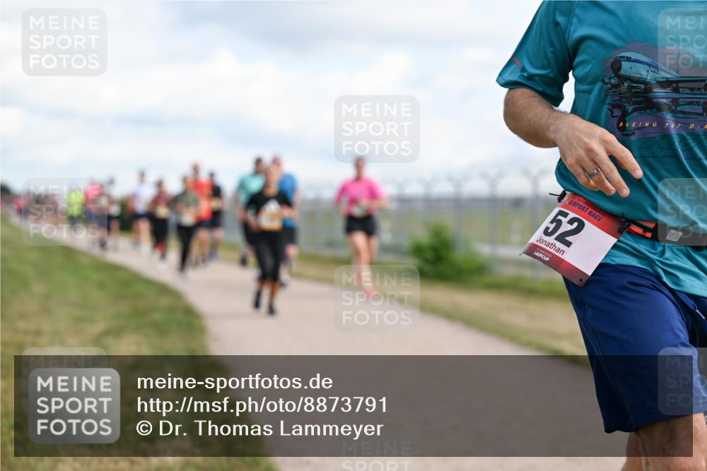 14.09.2025 - Airport Race Dr. Thomas Lammeyer http://msf.ph/oto/8873791 14.09.2025 12:18:31 Laufen 707, 708, 52 meine-sportfotos.de