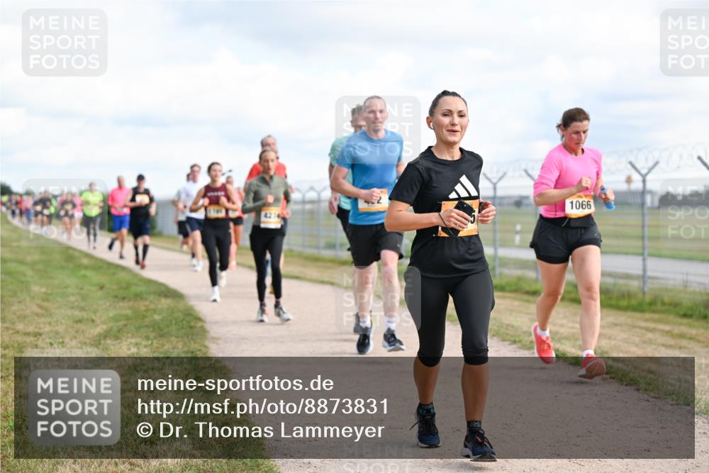 14.09.2025 - Airport Race Dr. Thomas Lammeyer http://msf.ph/oto/8873831 14.09.2025 12:18:33 Laufen 1066 meine-sportfotos.de