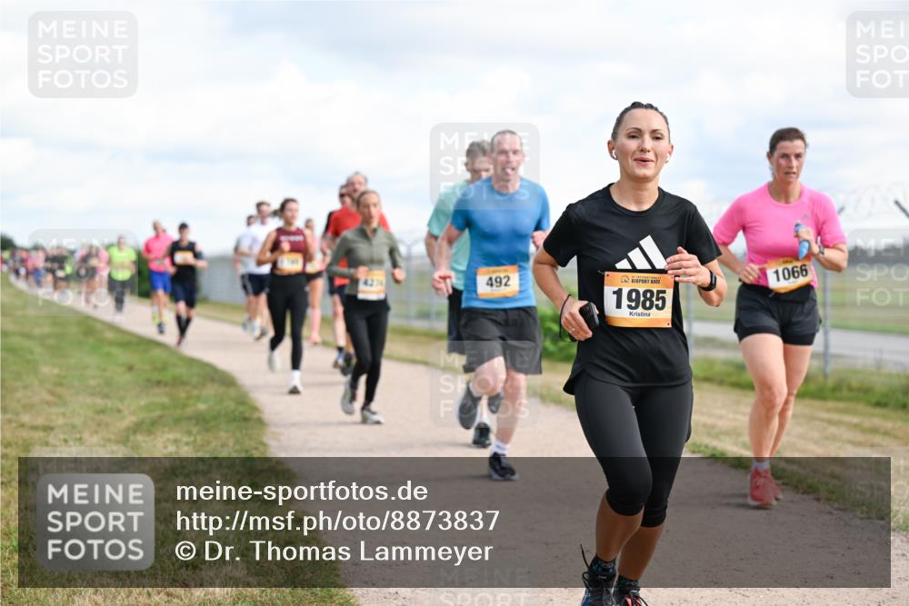 14.09.2025 - Airport Race Dr. Thomas Lammeyer http://msf.ph/oto/8873837 14.09.2025 12:18:34 Laufen 42, 492, 1985, 1066 meine-sportfotos.de