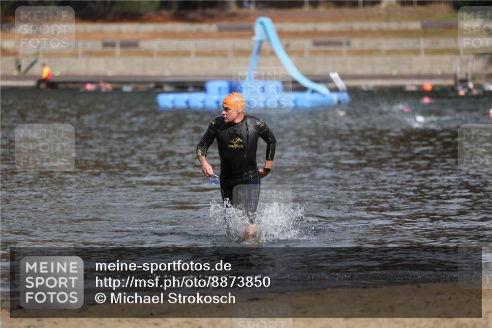 14.09.2025 - Stadtparktriathlon Michael Strokosch http://msf.ph/oto/8873850 14.09.2025 12:28:15 Schwimmen 1383 meine-sportfotos.de