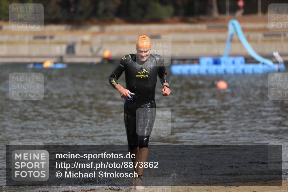 14.09.2025 - Stadtparktriathlon Michael Strokosch http://msf.ph/oto/8873862 14.09.2025 12:28:18 Schwimmen 1383 meine-sportfotos.de