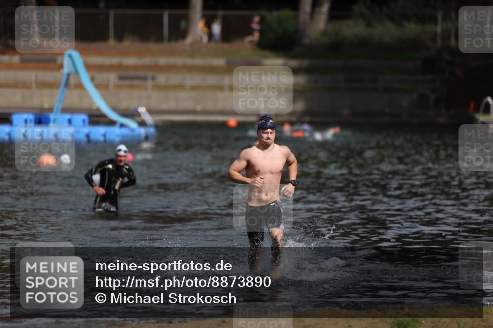 14.09.2025 - Stadtparktriathlon Michael Strokosch http://msf.ph/oto/8873890 14.09.2025 12:28:46 Schwimmen 1390 meine-sportfotos.de