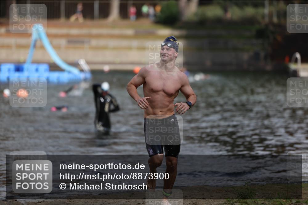14.09.2025 - Stadtparktriathlon Michael Strokosch http://msf.ph/oto/8873900 14.09.2025 12:28:48 Schwimmen 1390 meine-sportfotos.de