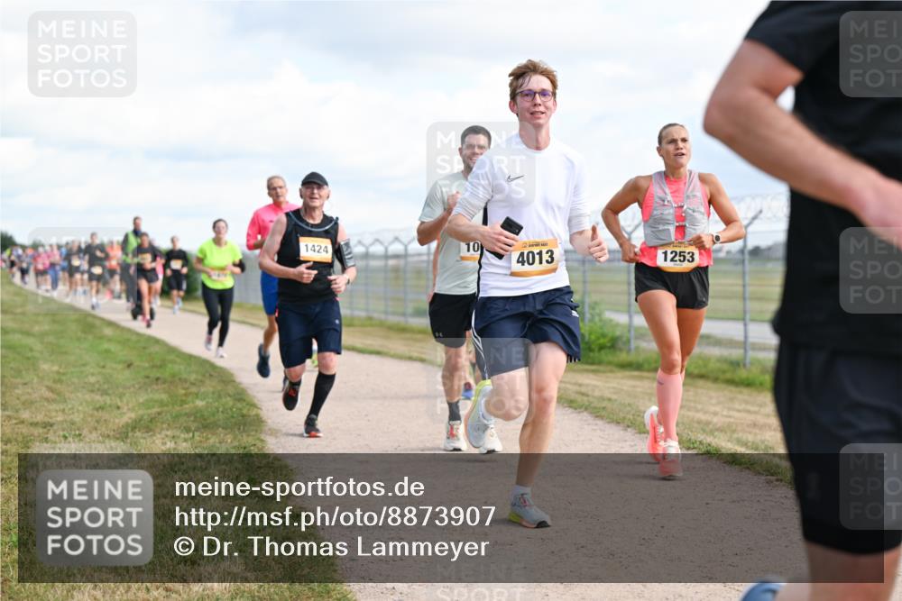 14.09.2025 - Airport Race Dr. Thomas Lammeyer http://msf.ph/oto/8873907 14.09.2025 12:18:38 Laufen 1424, 10, 4013, 1253 meine-sportfotos.de