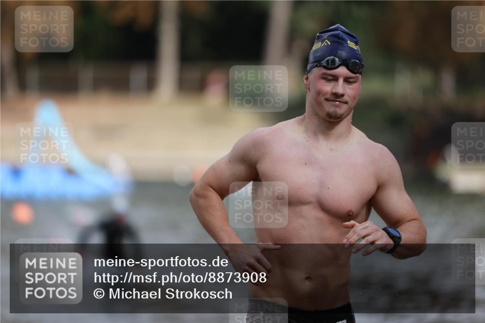 14.09.2025 - Stadtparktriathlon Michael Strokosch http://msf.ph/oto/8873908 14.09.2025 12:28:50 Schwimmen 1390, 1417 meine-sportfotos.de