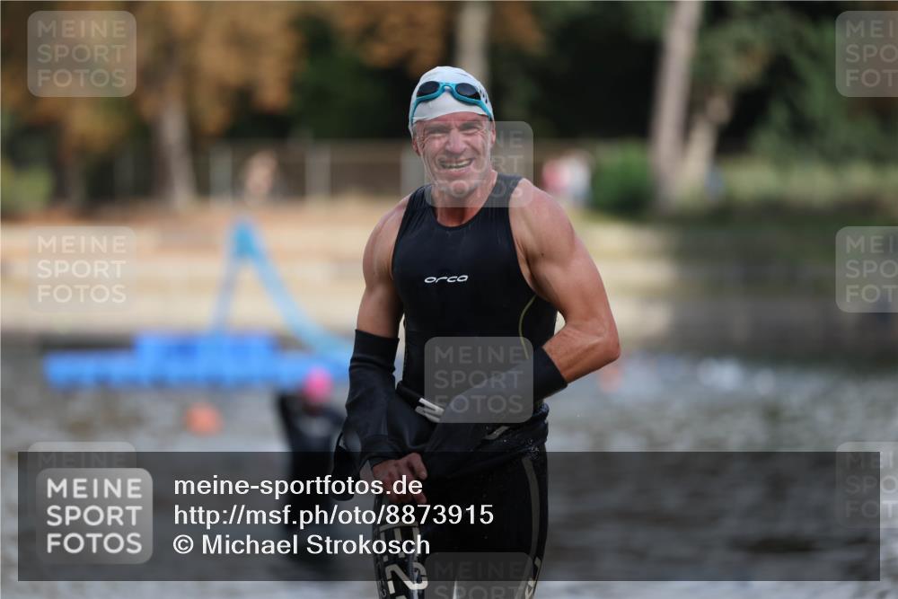 14.09.2025 - Stadtparktriathlon Michael Strokosch http://msf.ph/oto/8873915 14.09.2025 12:29:01 Schwimmen 1417 meine-sportfotos.de
