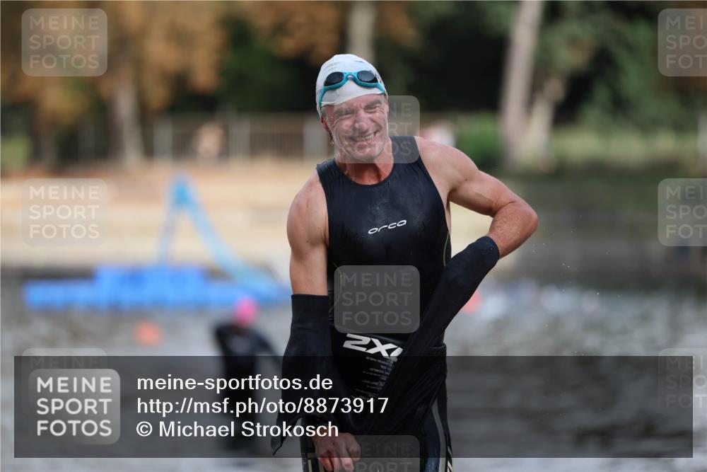 14.09.2025 - Stadtparktriathlon Michael Strokosch http://msf.ph/oto/8873917 14.09.2025 12:29:01 Schwimmen 1417 meine-sportfotos.de