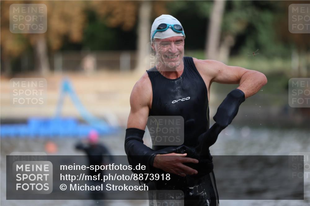 14.09.2025 - Stadtparktriathlon Michael Strokosch http://msf.ph/oto/8873918 14.09.2025 12:29:01 Schwimmen 1417 meine-sportfotos.de
