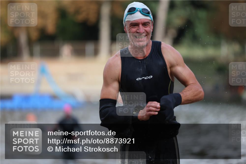14.09.2025 - Stadtparktriathlon Michael Strokosch http://msf.ph/oto/8873921 14.09.2025 12:29:02 Schwimmen 1353, 1417 meine-sportfotos.de