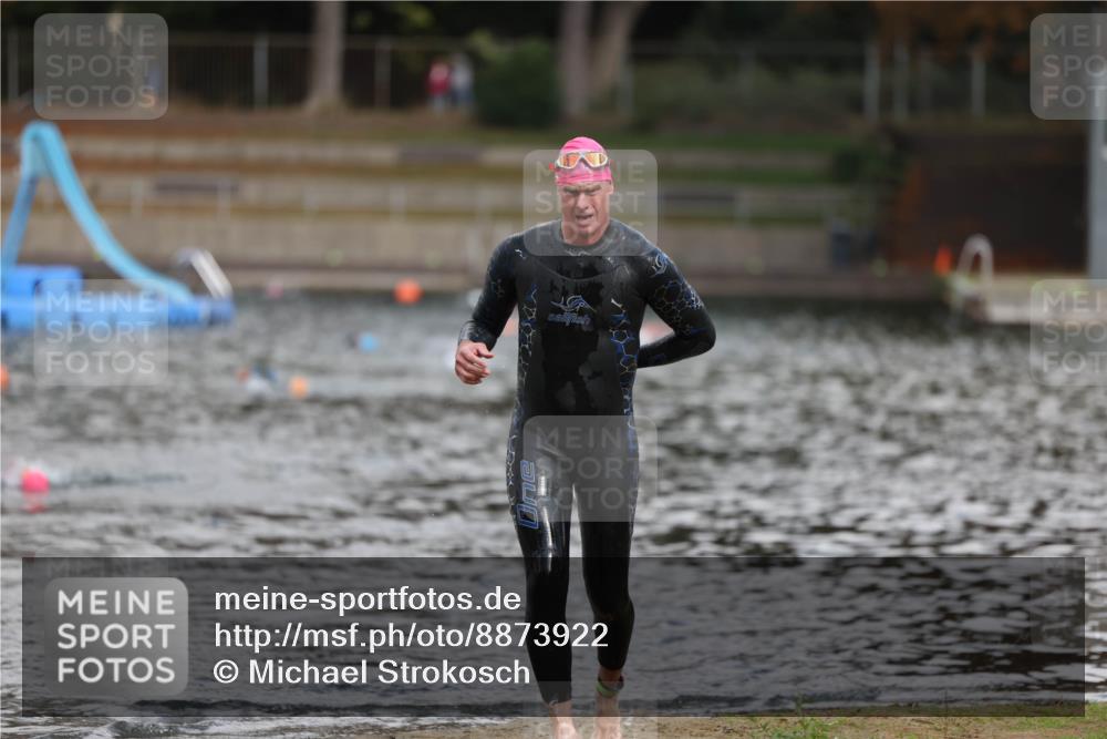 14.09.2025 - Stadtparktriathlon Michael Strokosch http://msf.ph/oto/8873922 14.09.2025 12:29:11 Schwimmen 1353 meine-sportfotos.de