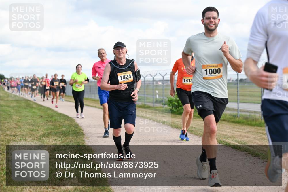 14.09.2025 - Airport Race Dr. Thomas Lammeyer http://msf.ph/oto/8873925 14.09.2025 12:18:40 Laufen 1872, 1424, 1413, 1000, 14 meine-sportfotos.de