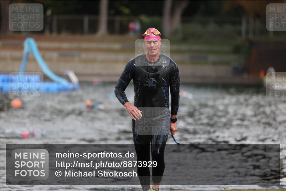 14.09.2025 - Stadtparktriathlon Michael Strokosch http://msf.ph/oto/8873929 14.09.2025 12:29:12 Schwimmen 1353 meine-sportfotos.de