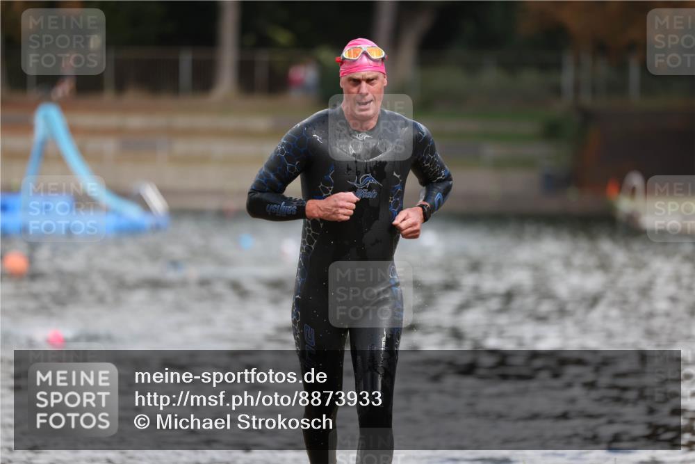 14.09.2025 - Stadtparktriathlon Michael Strokosch http://msf.ph/oto/8873933 14.09.2025 12:29:13 Schwimmen 1353, 1419 meine-sportfotos.de
