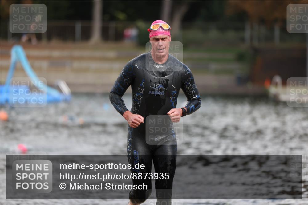 14.09.2025 - Stadtparktriathlon Michael Strokosch http://msf.ph/oto/8873935 14.09.2025 12:29:13 Schwimmen 1353, 1419 meine-sportfotos.de
