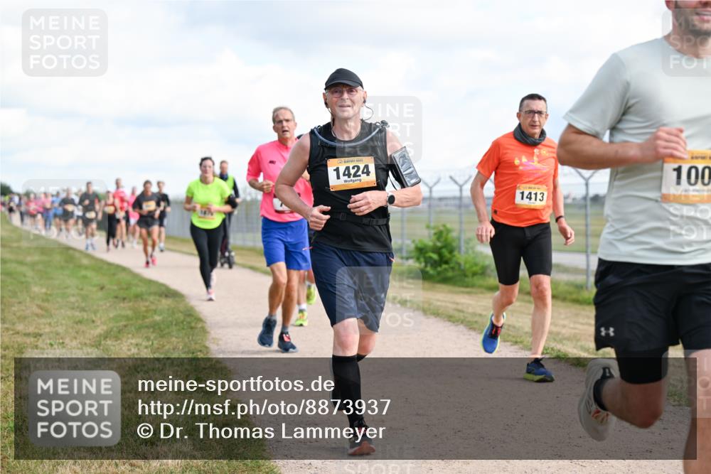 14.09.2025 - Airport Race Dr. Thomas Lammeyer http://msf.ph/oto/8873937 14.09.2025 12:18:40 Laufen 1424, 100, 1413 meine-sportfotos.de
