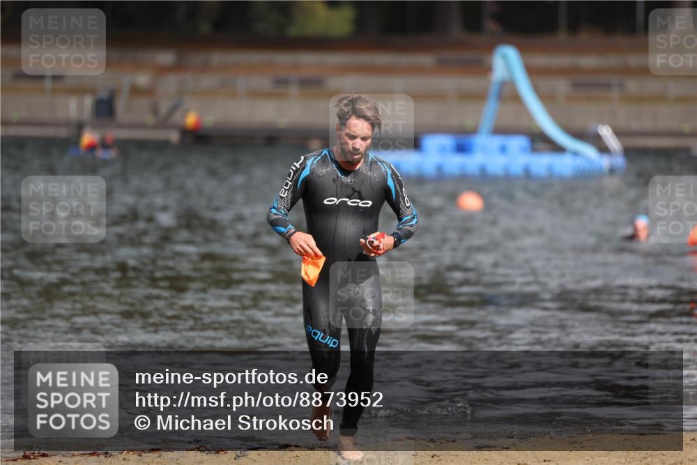 14.09.2025 - Stadtparktriathlon Michael Strokosch http://msf.ph/oto/8873952 14.09.2025 12:29:47 Schwimmen 1377 meine-sportfotos.de