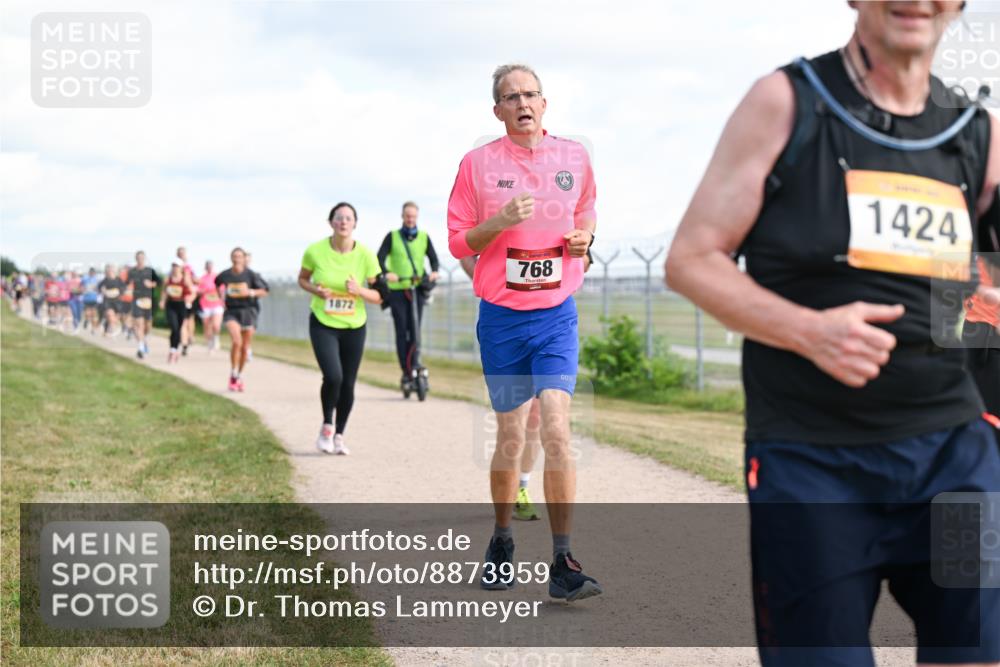 14.09.2025 - Airport Race Dr. Thomas Lammeyer http://msf.ph/oto/8873959 14.09.2025 12:18:41 Laufen 1872, 768, 1424 meine-sportfotos.de