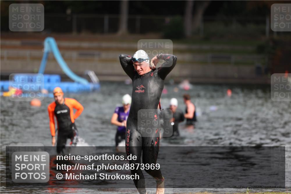 14.09.2025 - Stadtparktriathlon Michael Strokosch http://msf.ph/oto/8873969 14.09.2025 12:29:59 Schwimmen 1339, 1382, 1400, 1411 meine-sportfotos.de