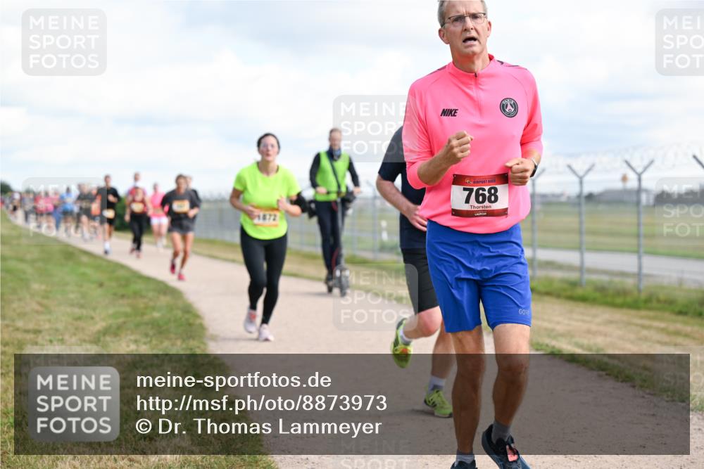 14.09.2025 - Airport Race Dr. Thomas Lammeyer http://msf.ph/oto/8873973 14.09.2025 12:18:42 Laufen 768 meine-sportfotos.de