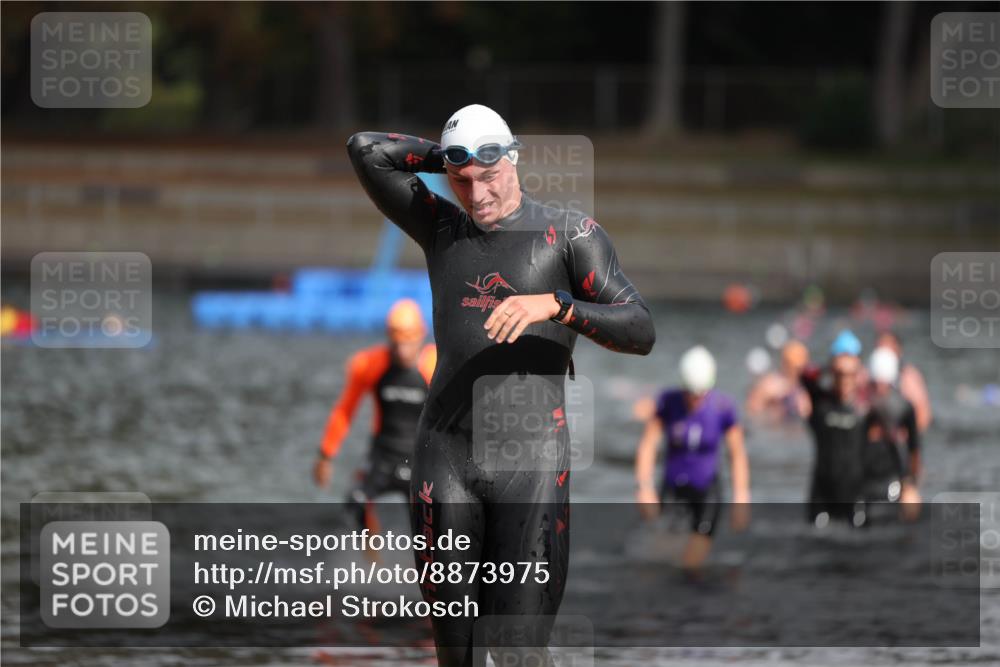 14.09.2025 - Stadtparktriathlon Michael Strokosch http://msf.ph/oto/8873975 14.09.2025 12:30:01 Schwimmen 1339, 1382, 1400, 1411 meine-sportfotos.de
