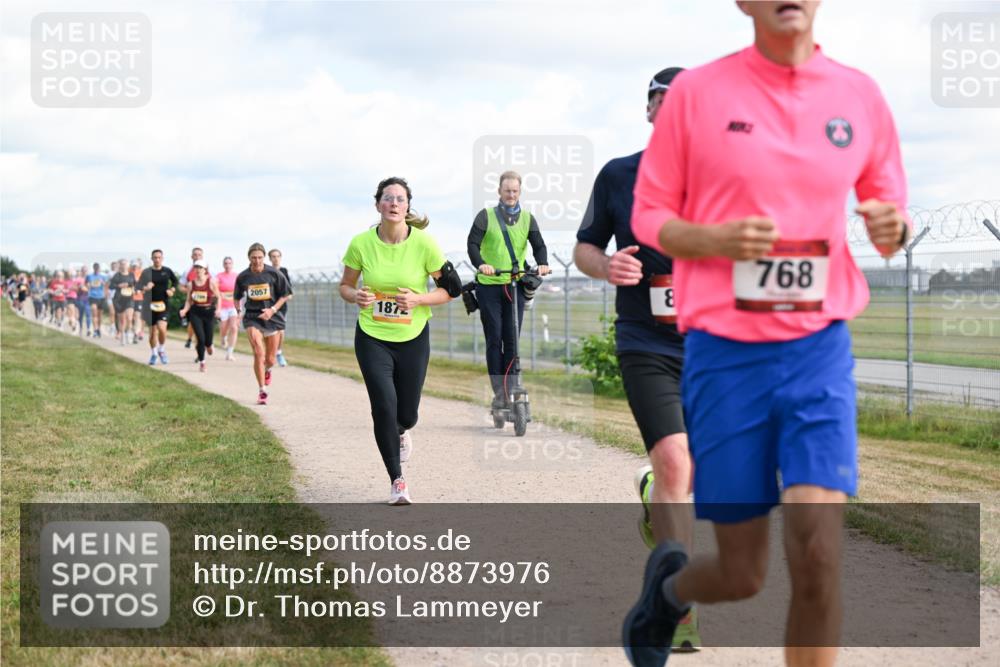 14.09.2025 - Airport Race Dr. Thomas Lammeyer http://msf.ph/oto/8873976 14.09.2025 12:18:42 Laufen 2057, 8, 1872, 768 meine-sportfotos.de