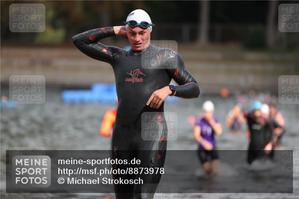 14.09.2025 - Stadtparktriathlon Michael Strokosch http://msf.ph/oto/8873978 14.09.2025 12:30:02 Schwimmen 1339, 1382, 1400, 1411 meine-sportfotos.de