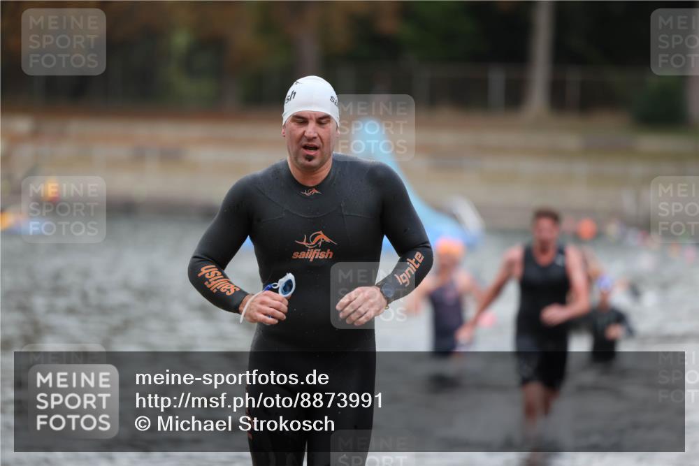 14.09.2025 - Stadtparktriathlon Michael Strokosch http://msf.ph/oto/8873991 14.09.2025 12:30:14 Schwimmen 1339, 1355, 1373, 1380, 1382 meine-sportfotos.de