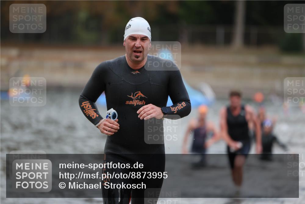 14.09.2025 - Stadtparktriathlon Michael Strokosch http://msf.ph/oto/8873995 14.09.2025 12:30:15 Schwimmen 1355, 1373, 1380, 1391 meine-sportfotos.de