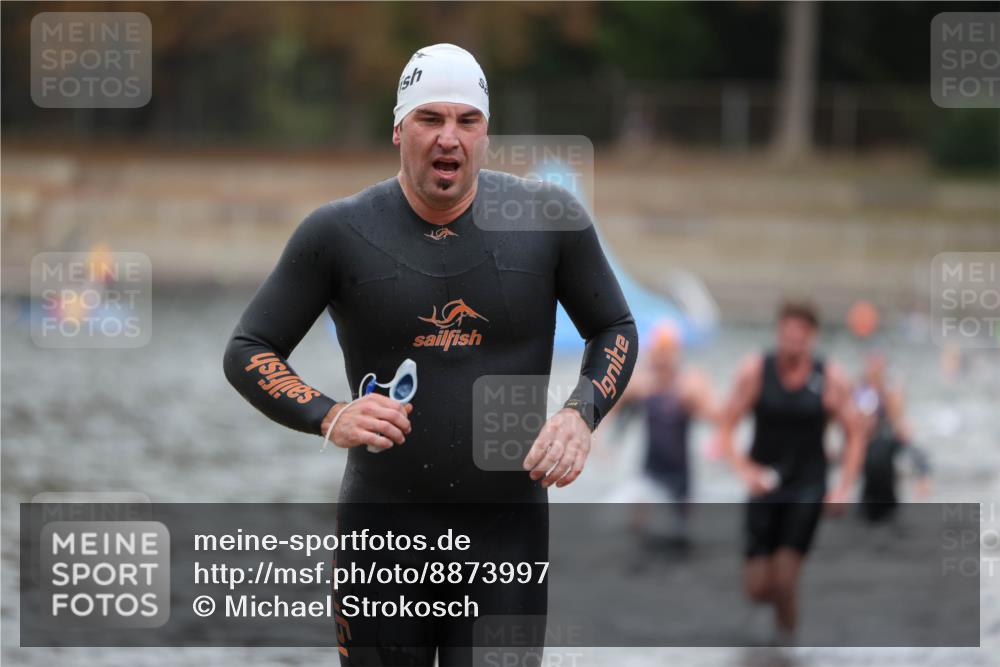 14.09.2025 - Stadtparktriathlon Michael Strokosch http://msf.ph/oto/8873997 14.09.2025 12:30:15 Schwimmen 1355, 1373, 1380, 1391 meine-sportfotos.de