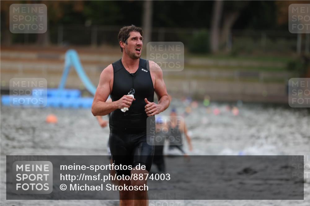 14.09.2025 - Stadtparktriathlon Michael Strokosch http://msf.ph/oto/8874003 14.09.2025 12:30:19 Schwimmen 1355, 1373, 1380, 1391, 1399 meine-sportfotos.de