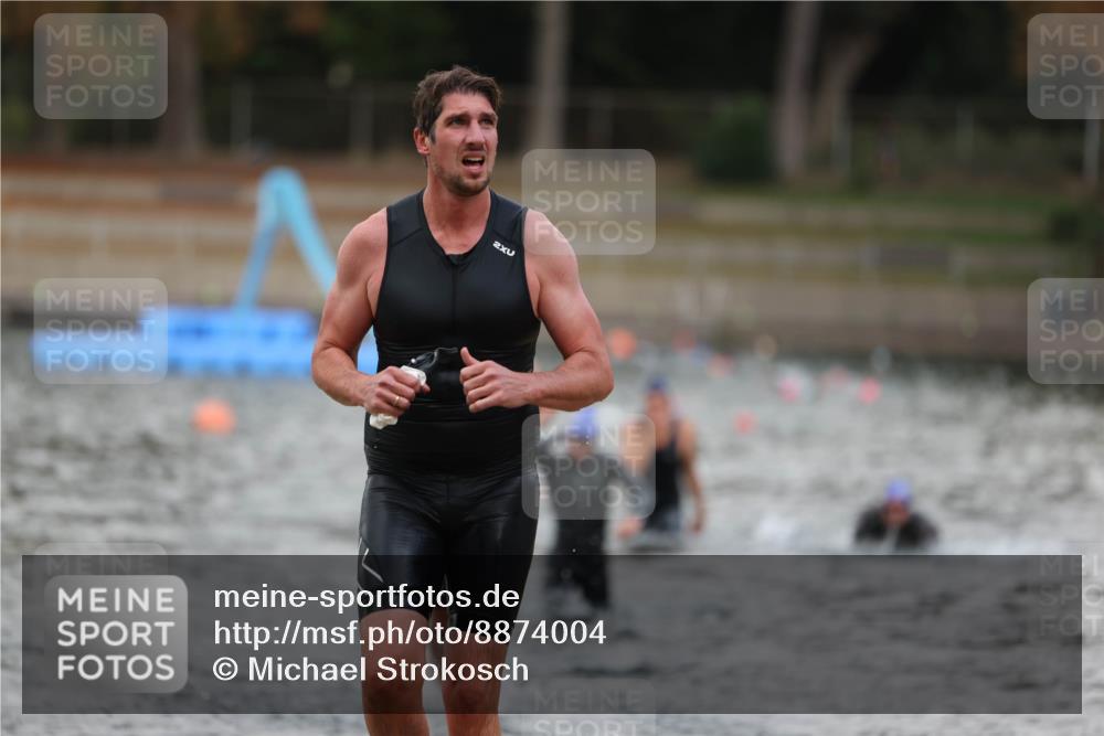 14.09.2025 - Stadtparktriathlon Michael Strokosch http://msf.ph/oto/8874004 14.09.2025 12:30:20 Schwimmen 1355, 1373, 1380, 1391, 1399 meine-sportfotos.de