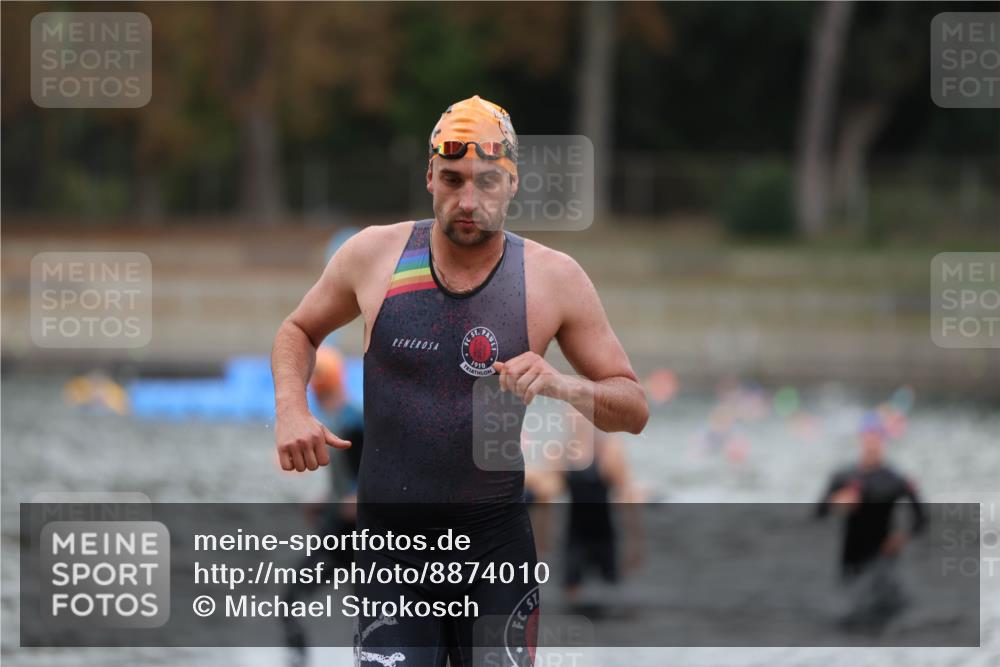 14.09.2025 - Stadtparktriathlon Michael Strokosch http://msf.ph/oto/8874010 14.09.2025 12:30:23 Schwimmen 1351, 1355, 1380, 1385, 1391, 1399 meine-sportfotos.de