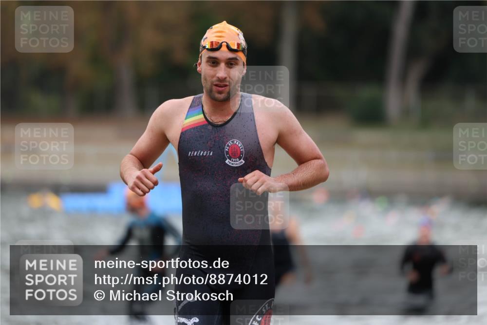 14.09.2025 - Stadtparktriathlon Michael Strokosch http://msf.ph/oto/8874012 14.09.2025 12:30:24 Schwimmen 1351, 1355, 1380, 1385, 1391, 1399, 1415 meine-sportfotos.de