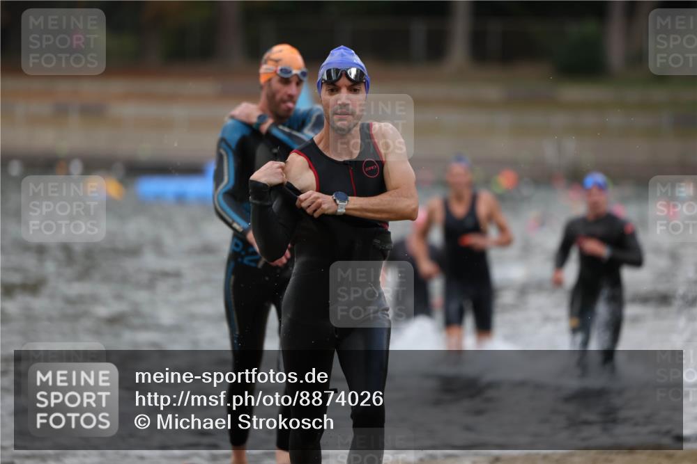 14.09.2025 - Stadtparktriathlon Michael Strokosch http://msf.ph/oto/8874026 14.09.2025 12:30:28 Schwimmen 1351, 1385, 1391, 1399, 1415 meine-sportfotos.de