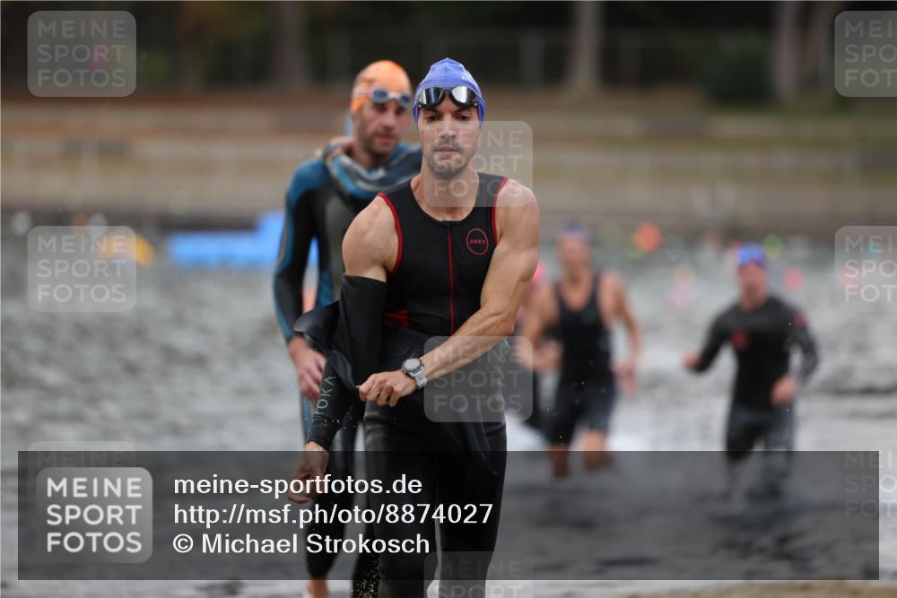 14.09.2025 - Stadtparktriathlon Michael Strokosch http://msf.ph/oto/8874027 14.09.2025 12:30:28 Schwimmen 1351, 1385, 1391, 1399, 1415 meine-sportfotos.de