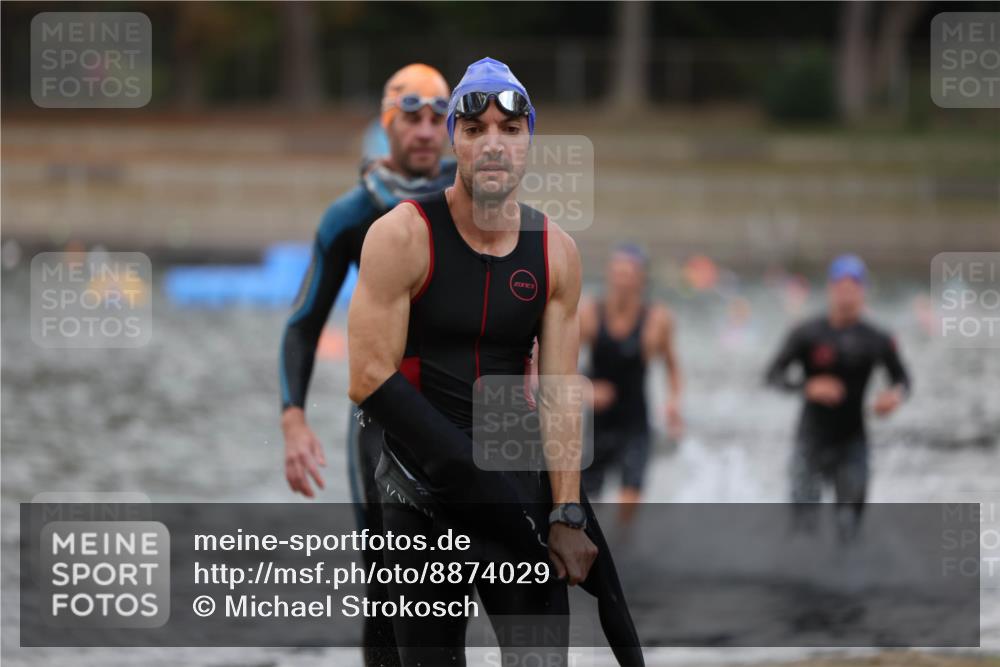 14.09.2025 - Stadtparktriathlon Michael Strokosch http://msf.ph/oto/8874029 14.09.2025 12:30:28 Schwimmen 1351, 1385, 1391, 1399, 1415 meine-sportfotos.de