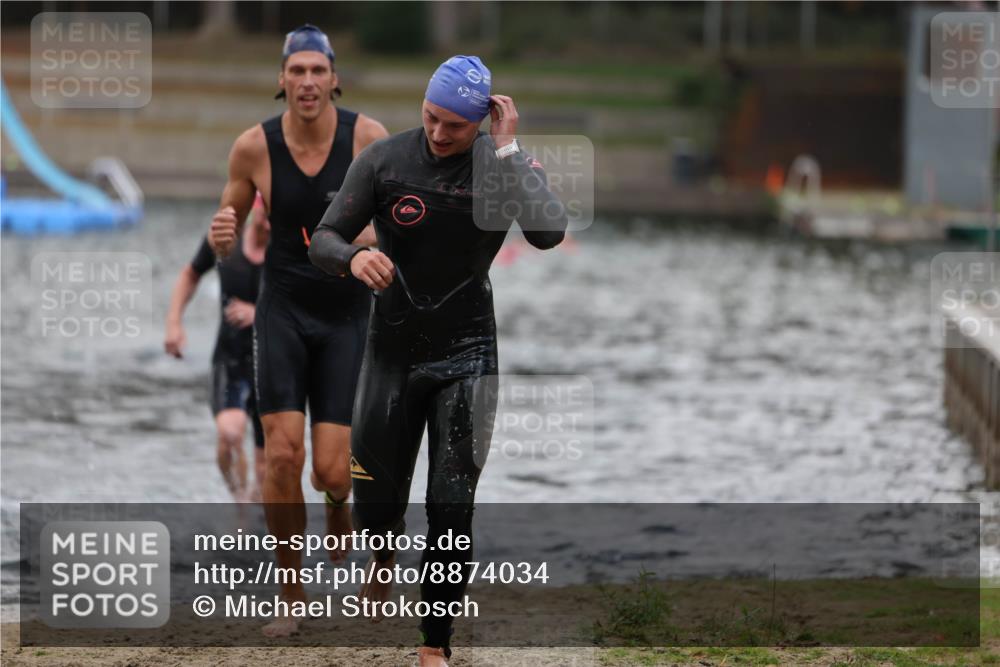 14.09.2025 - Stadtparktriathlon Michael Strokosch http://msf.ph/oto/8874034 14.09.2025 12:30:32 Schwimmen 1351, 1385, 1399, 1415 meine-sportfotos.de