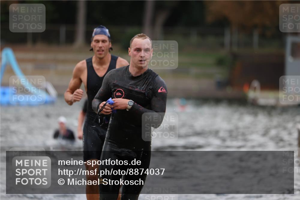 14.09.2025 - Stadtparktriathlon Michael Strokosch http://msf.ph/oto/8874037 14.09.2025 12:30:33 Schwimmen 1351, 1385, 1399, 1415 meine-sportfotos.de
