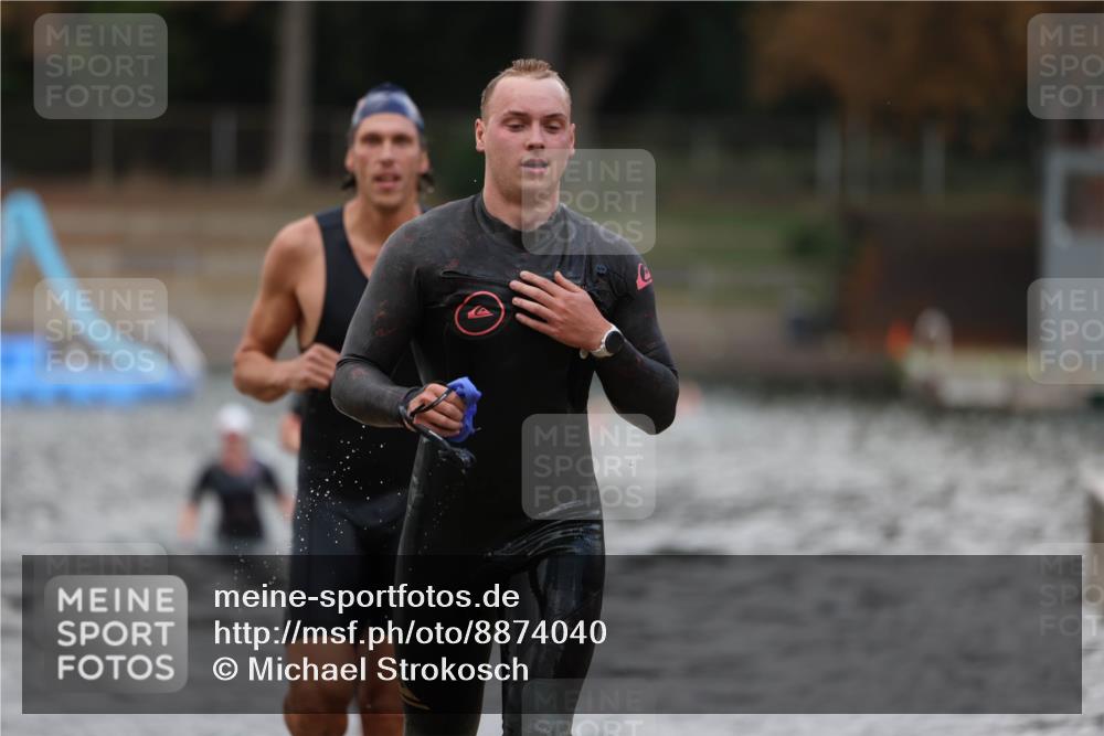 14.09.2025 - Stadtparktriathlon Michael Strokosch http://msf.ph/oto/8874040 14.09.2025 12:30:33 Schwimmen 1351, 1385, 1399, 1415 meine-sportfotos.de