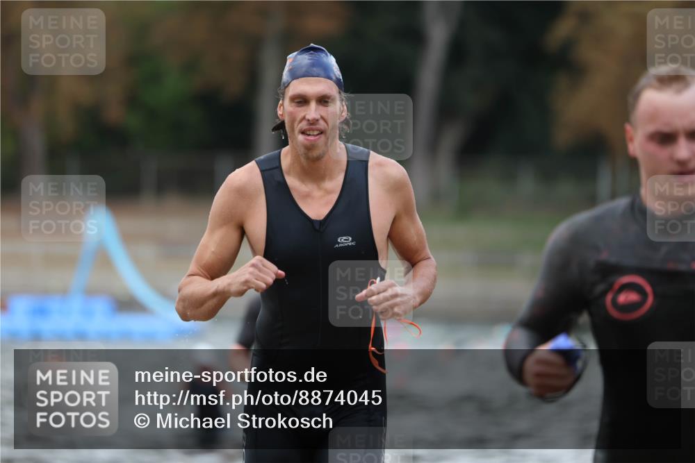 14.09.2025 - Stadtparktriathlon Michael Strokosch http://msf.ph/oto/8874045 14.09.2025 12:30:34 Schwimmen 1351, 1385, 1415 meine-sportfotos.de